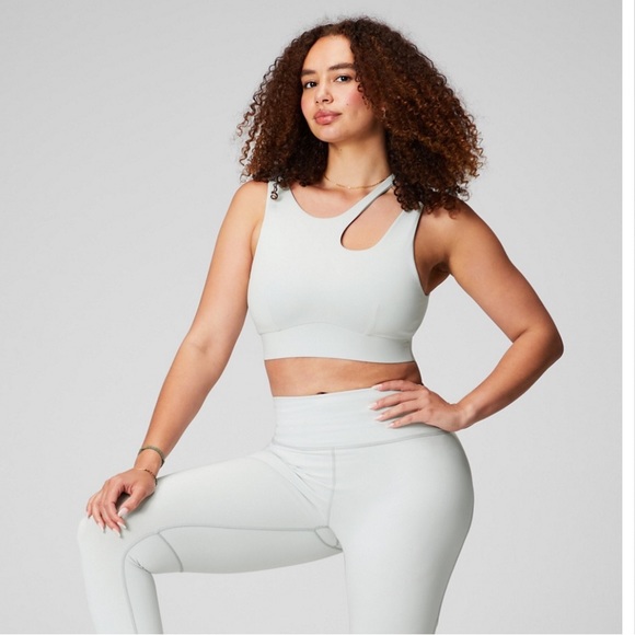 Fabletics - Callie Medium Impact Sports Bra - Picture 3 of 7